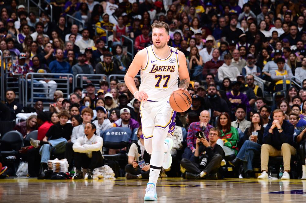 混团世界杯：国乒首败诞生！梁靖崑错失4赛点，不敌法国小勒布伦